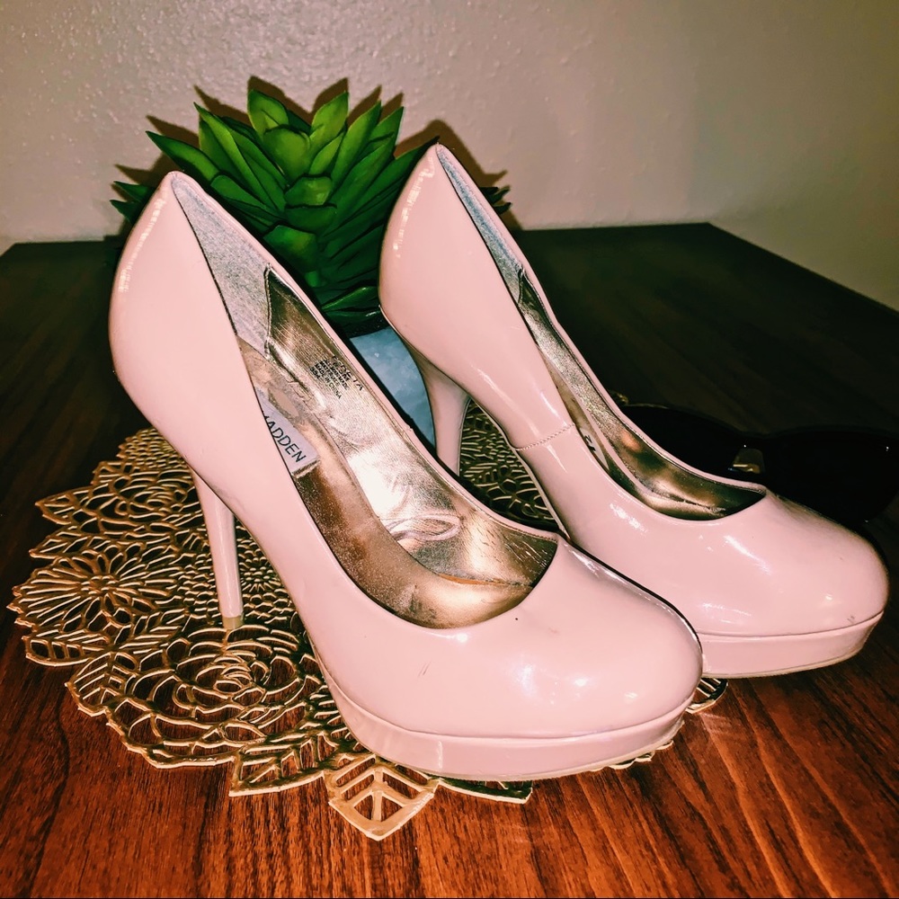 STEVE MADDEN NUDE HEELS